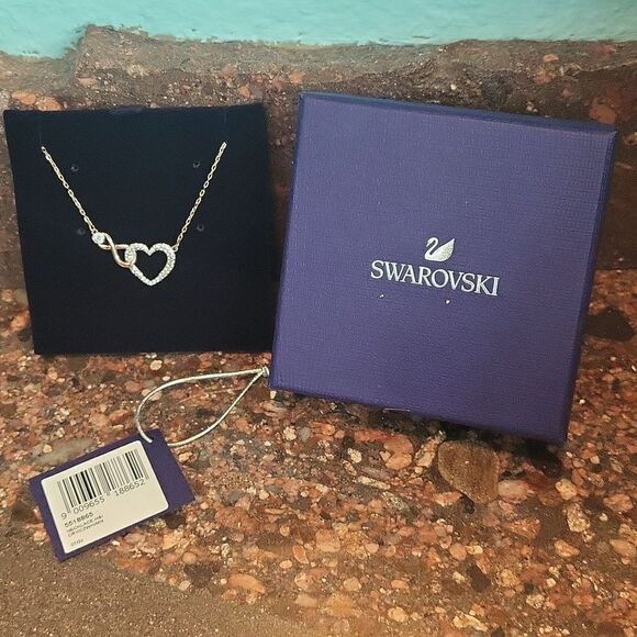 Swarovski Infinity Heart Pendant Necklace - Picture 2 of 6